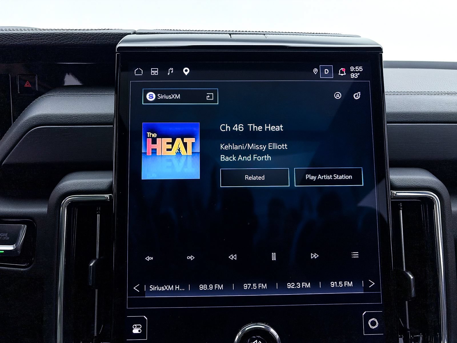 Used 2025 GMC Yukon XL Denali w/ Sun & Power Step Package AWD/4WD image 34