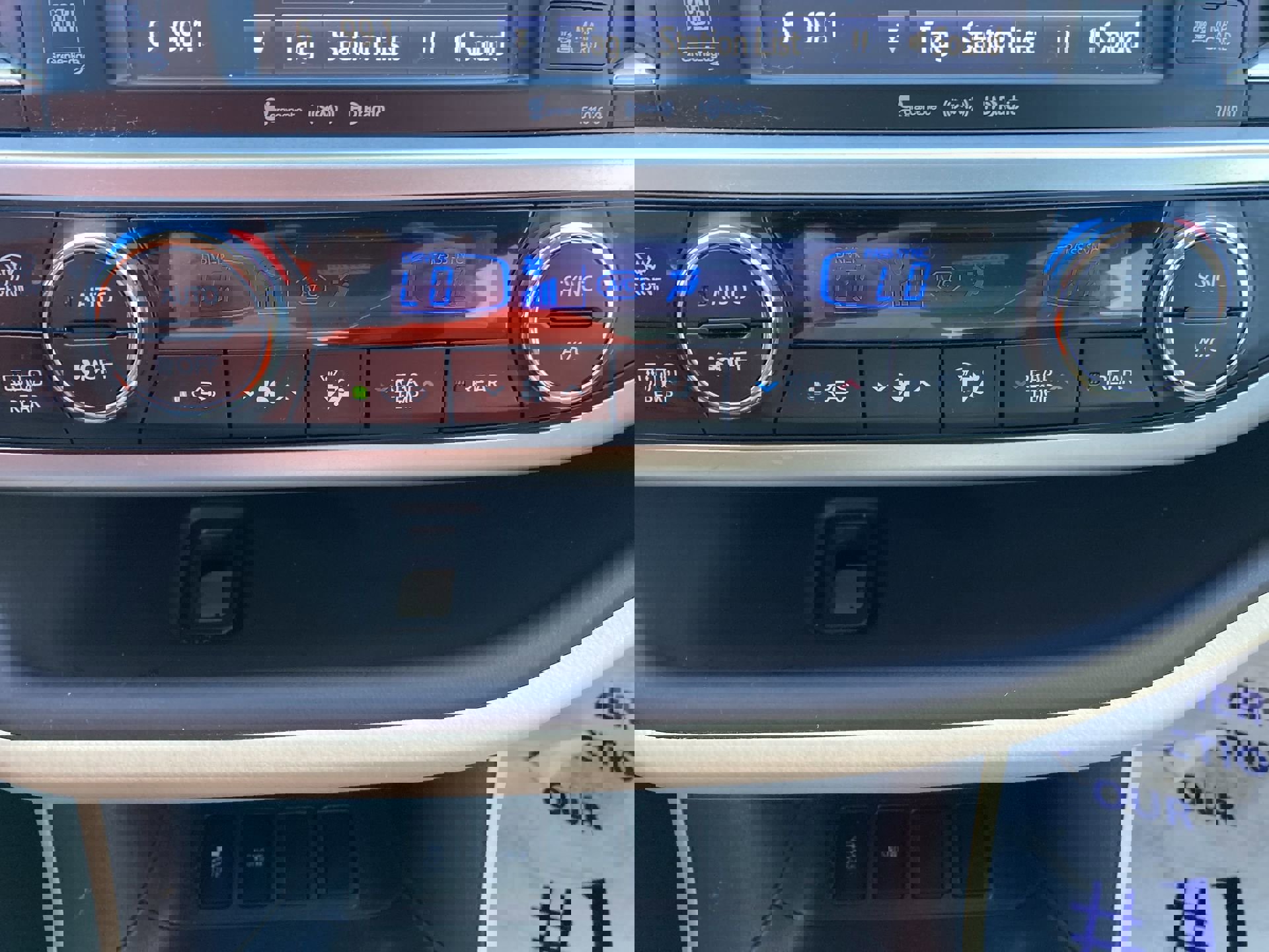 Used 2016 Toyota Highlander Limited Platinum image 17