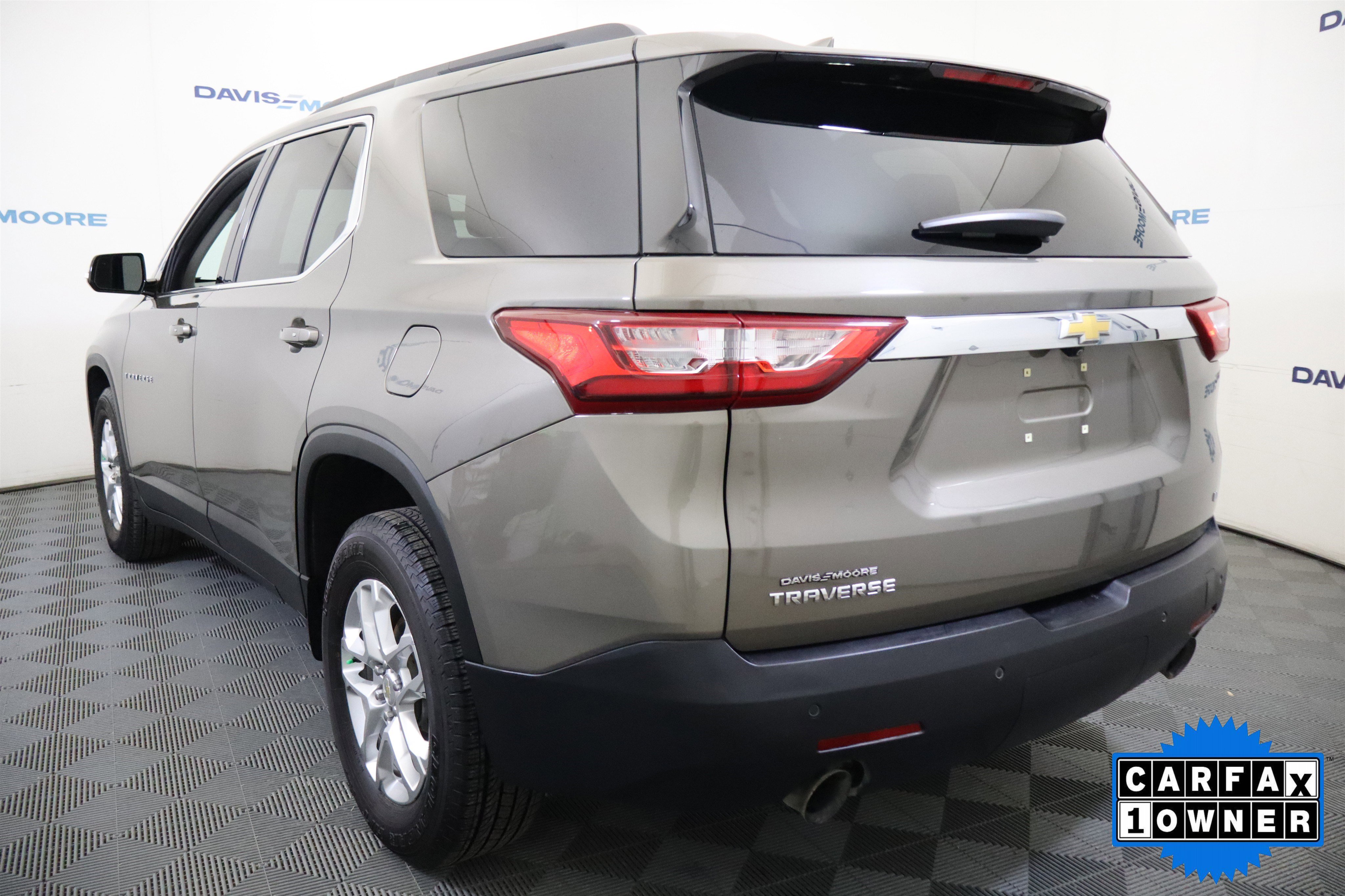 Used 2020 Chevrolet Traverse LT image 9