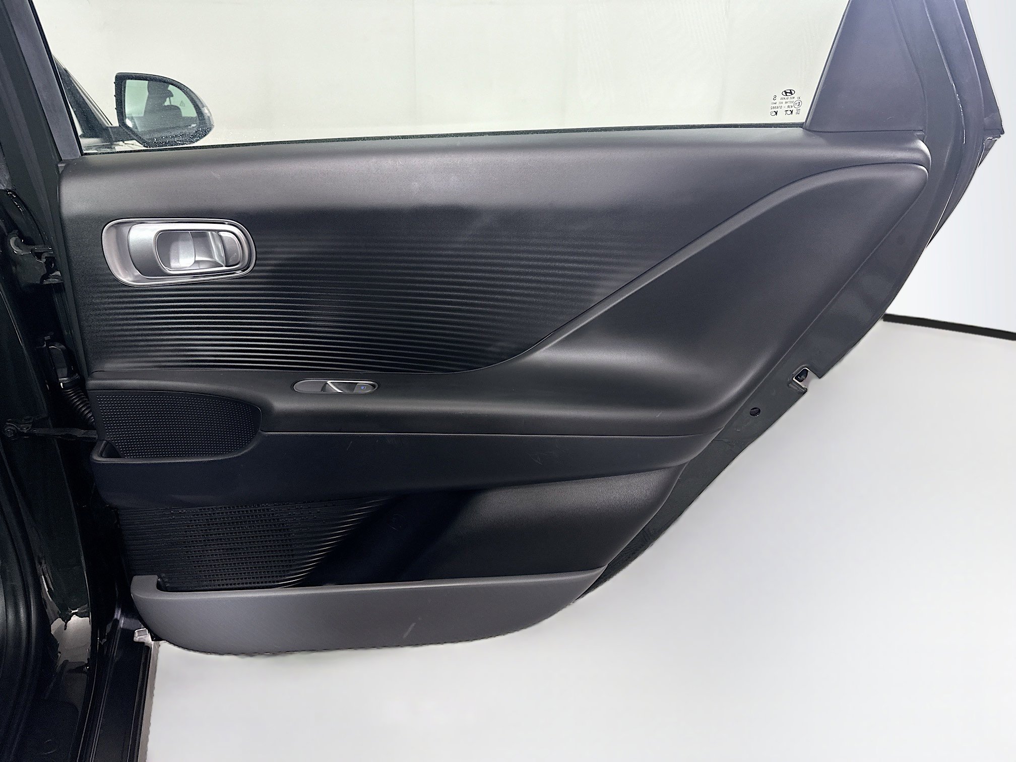 Used 2024 Hyundai Ioniq 6 SE RWD image 30