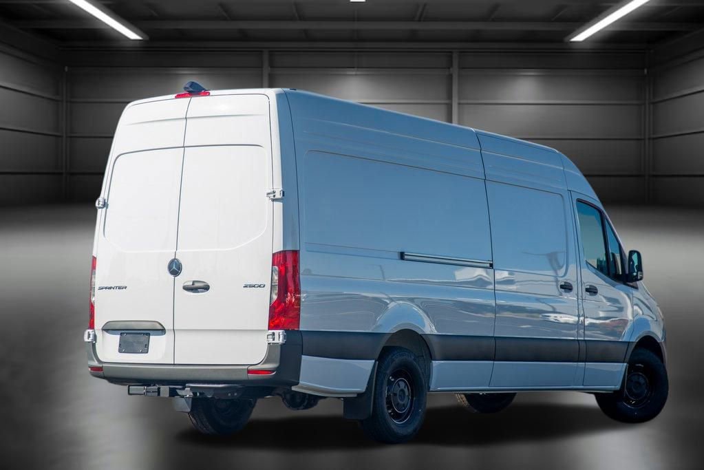 Used 2024 Mercedes-Benz Sprinter 2500 image 11