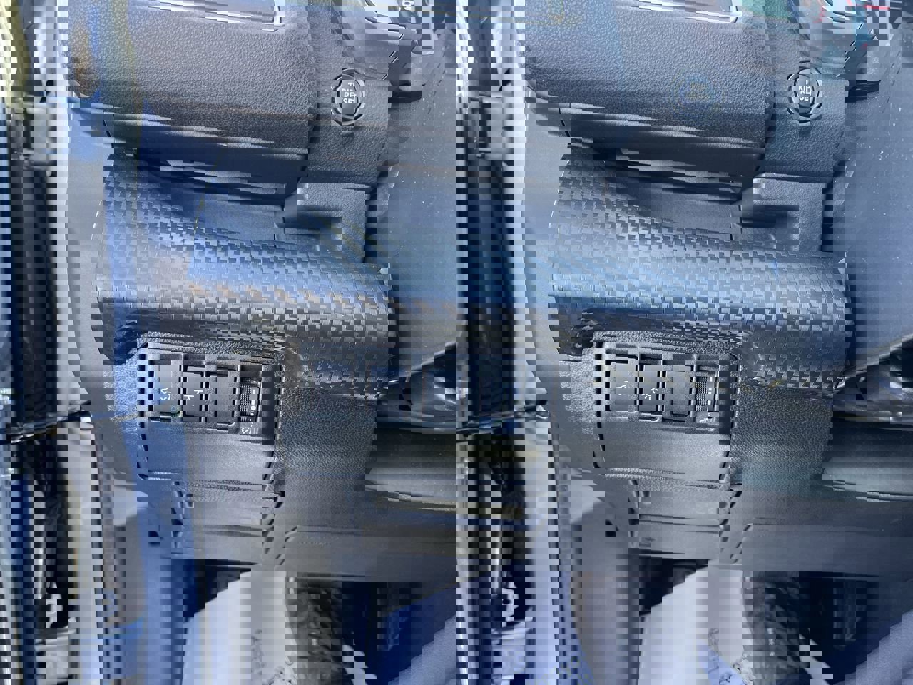 Used 2024 Subaru Ascent Premium w/ Convenience Package image 28