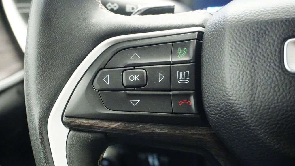 Certified 2023 Jeep Grand Cherokee L Limited image 37