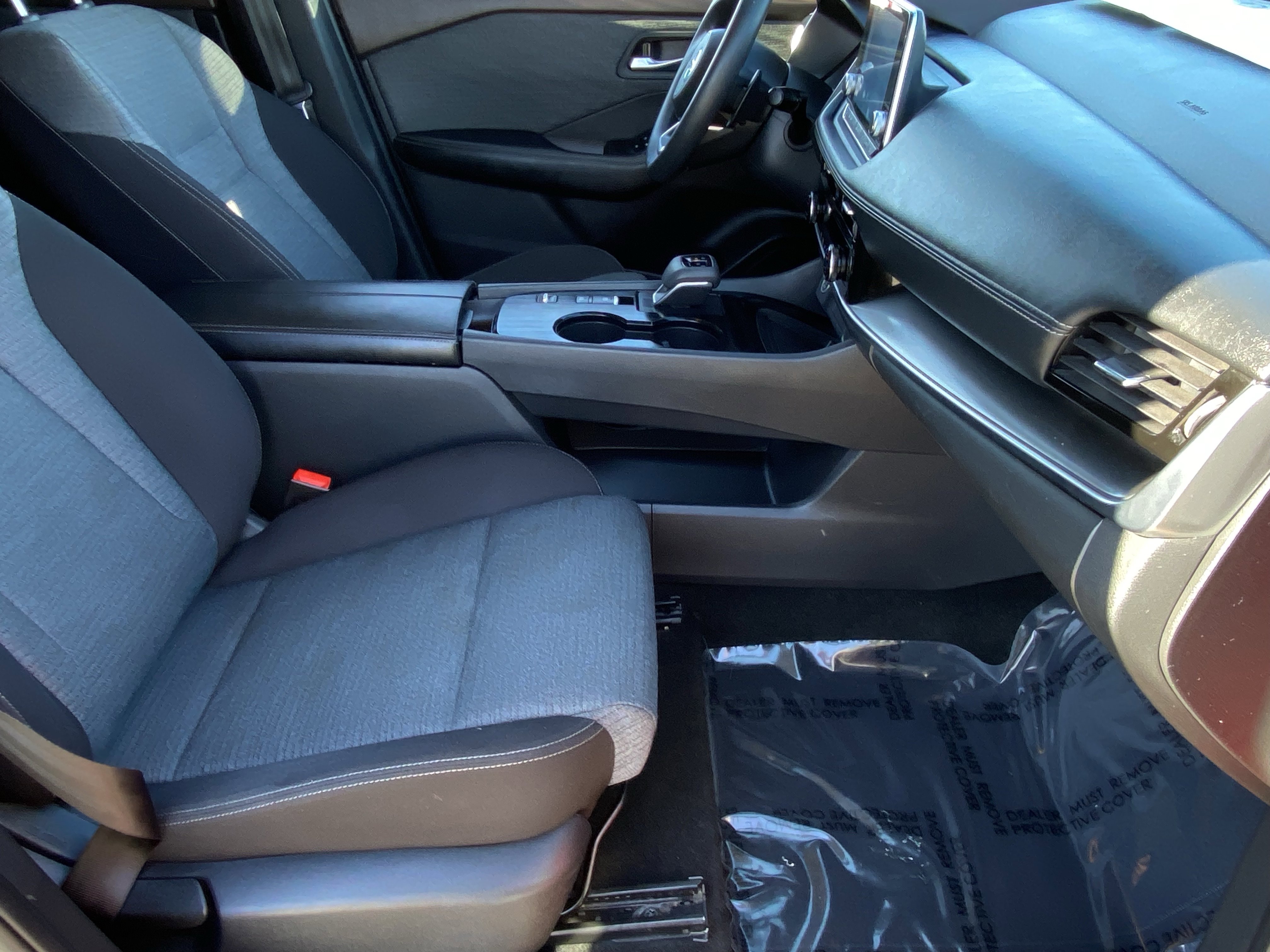 Used 2021 Nissan Rogue SV image 10