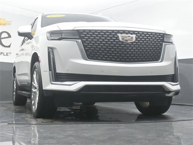 Used 2023 Cadillac Escalade Premium Luxury image 3
