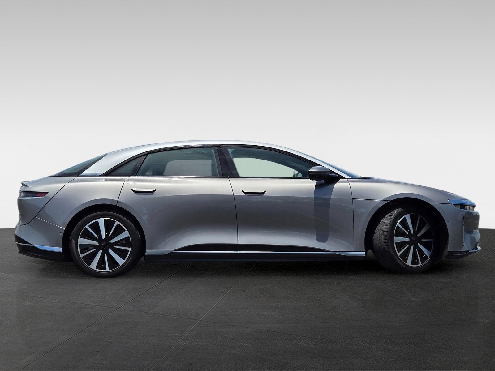 Used 2025 Lucid Air Touring AWD/4WD image 3