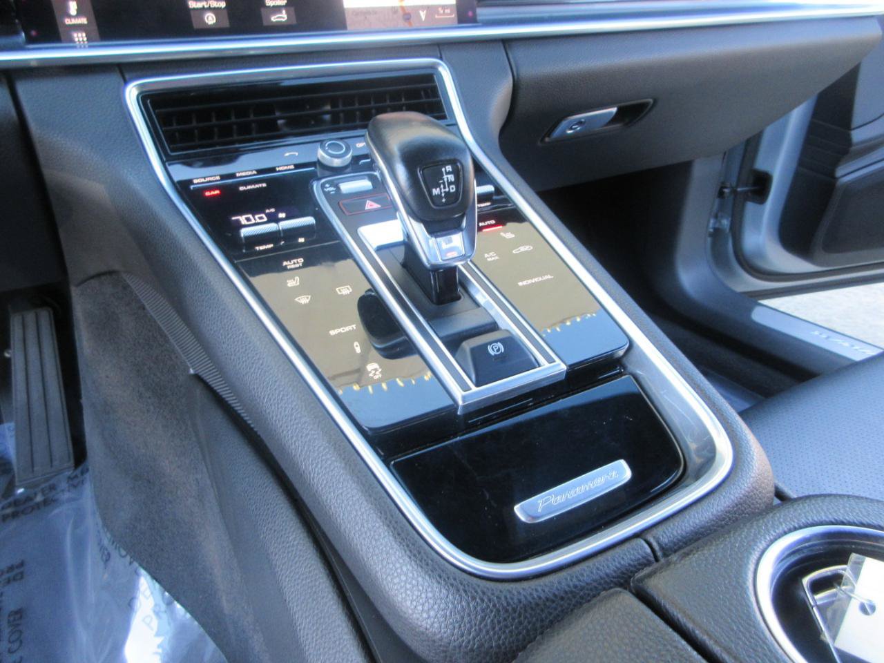 Used 2019 Porsche Panamera RWD image 51