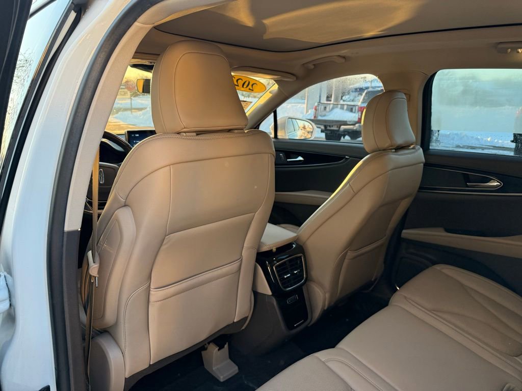 Used 2022 Lincoln Nautilus Reserve image 14