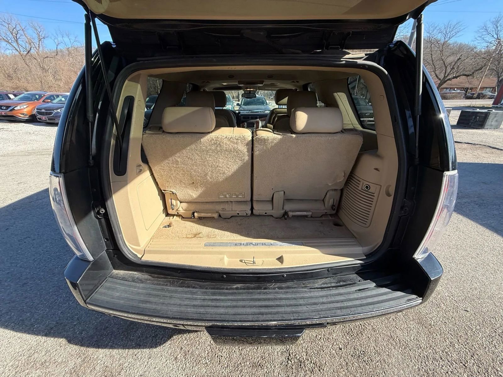 Used 2011 GMC Yukon Denali image 14