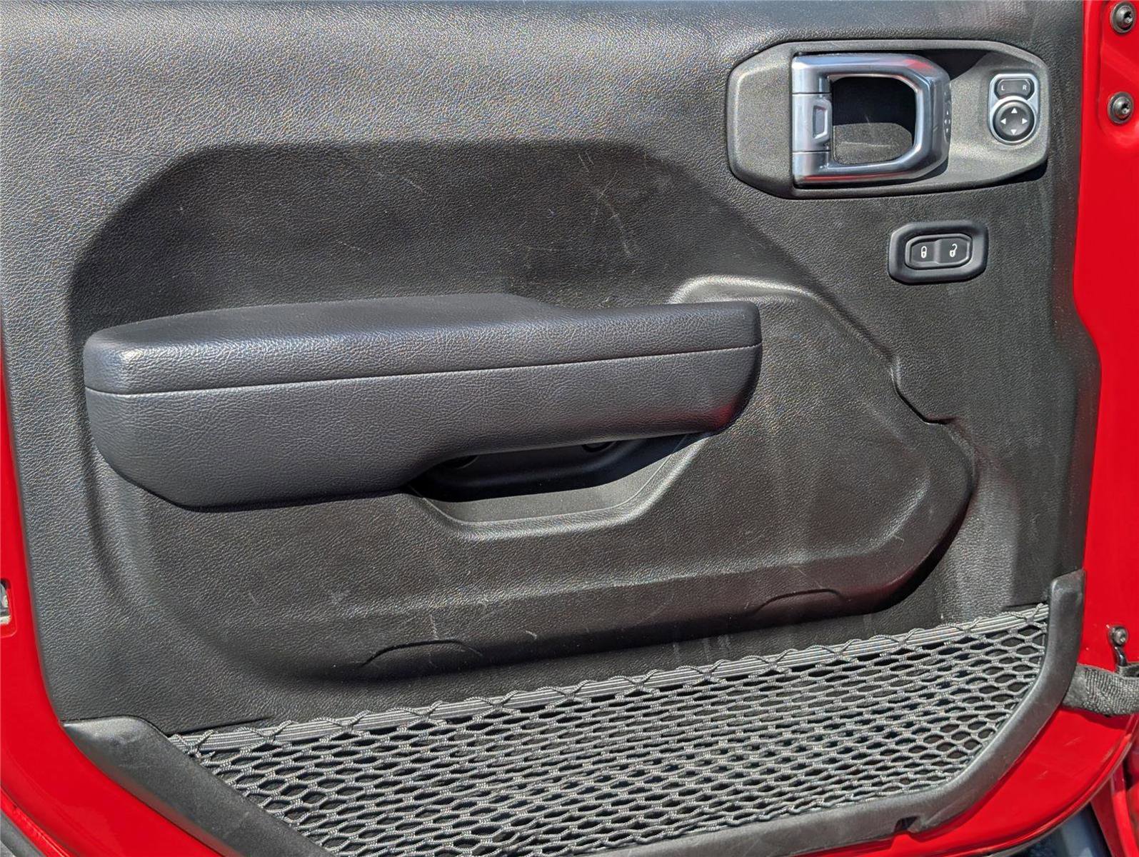 Used 2025 Jeep Wrangler Unlimited Rubicon image 16