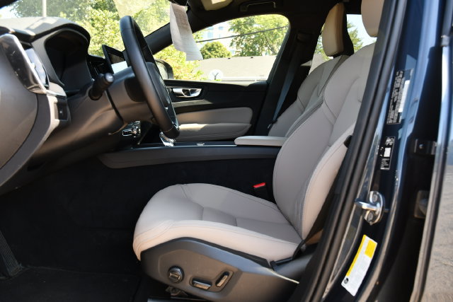 Certified 2026 Volvo XC60 B5 Plus AWD/4WD image 11