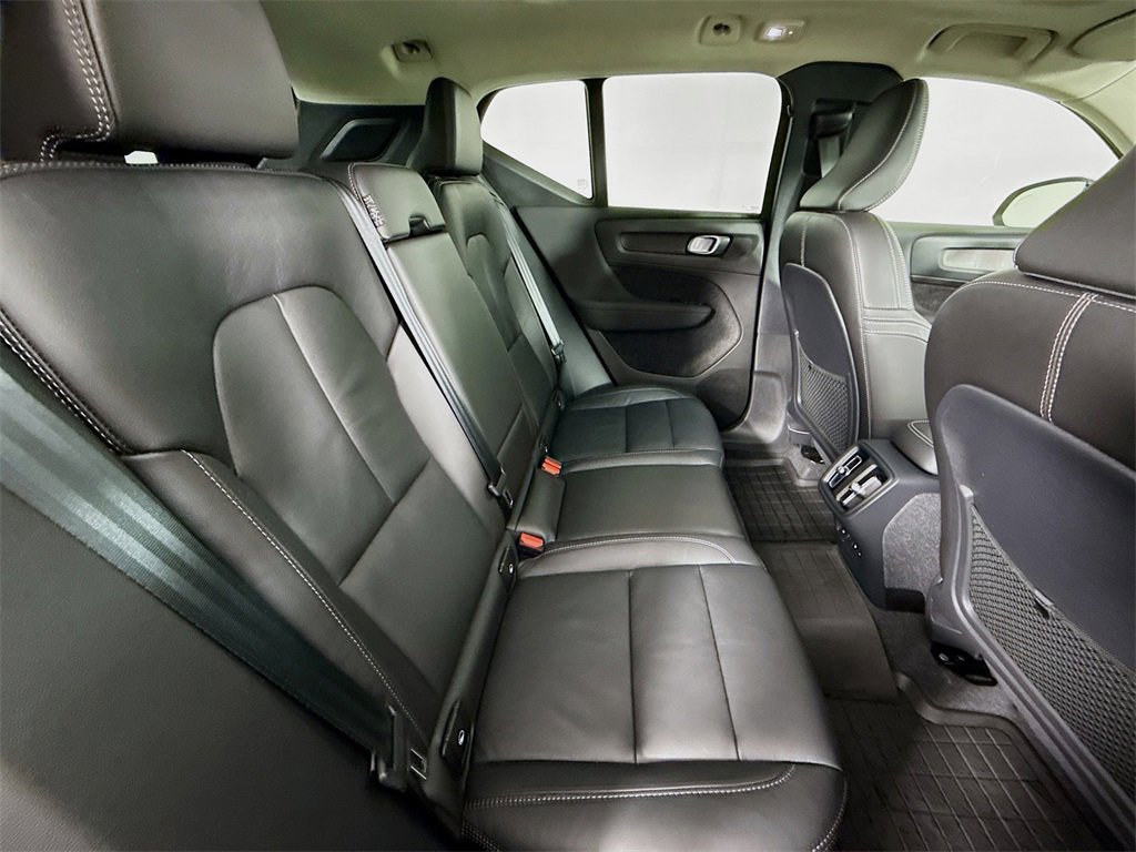 Used 2023 Volvo XC40 B5 Ultimate w/ Protection Package Premier image 29