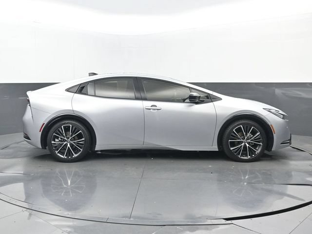 Used 2023 Toyota Prius XLE FWD video 2