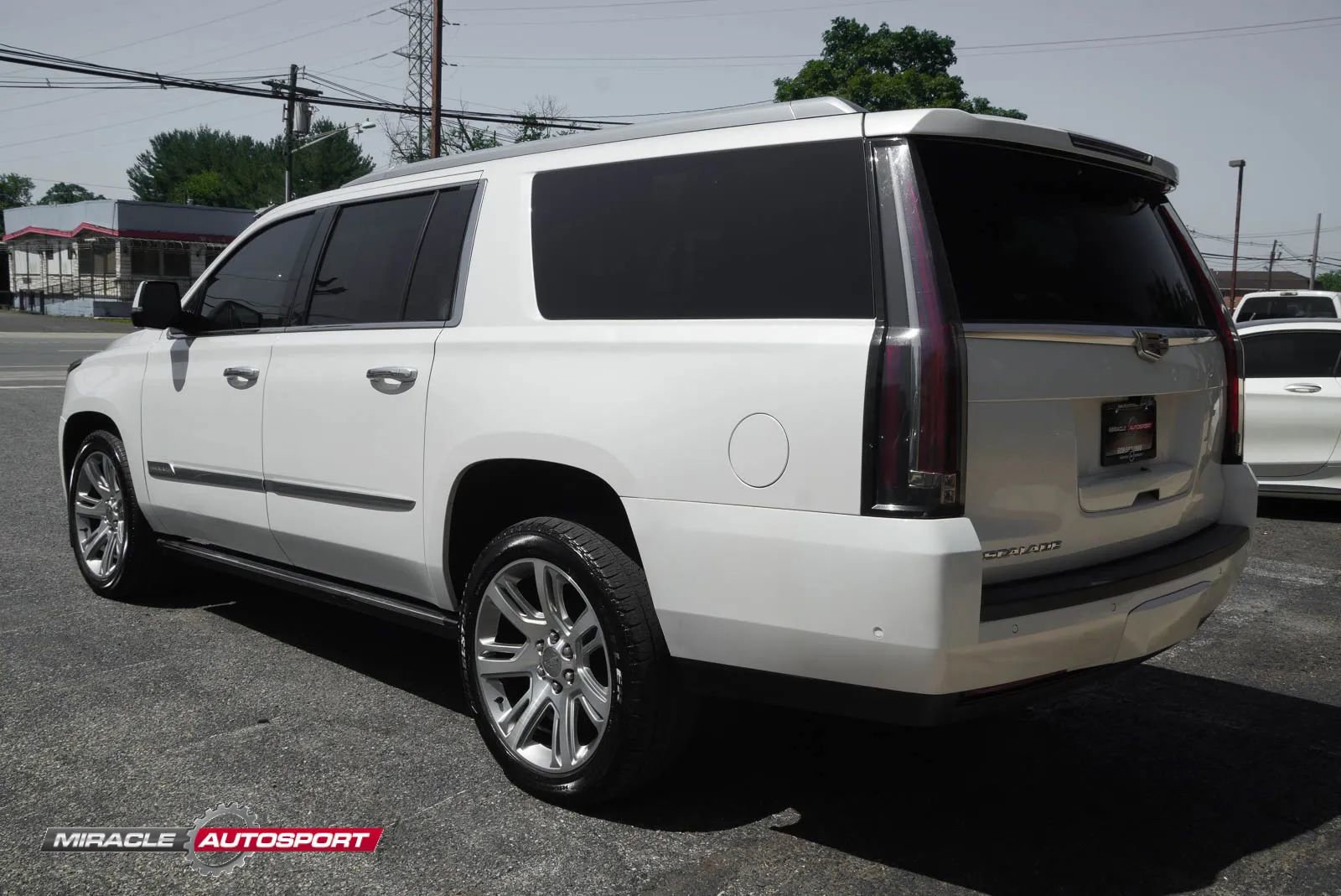 Used 2018 Cadillac Escalade ESV Premium Luxury AWD/4WD image 5