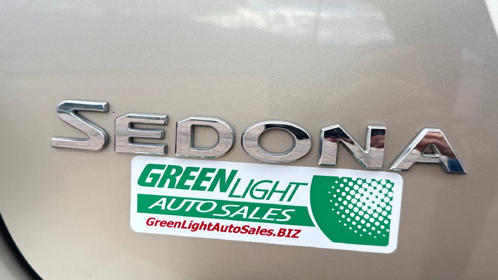 Used 2016 Kia Sedona LX w/ LX Convenience Package FWD image 18