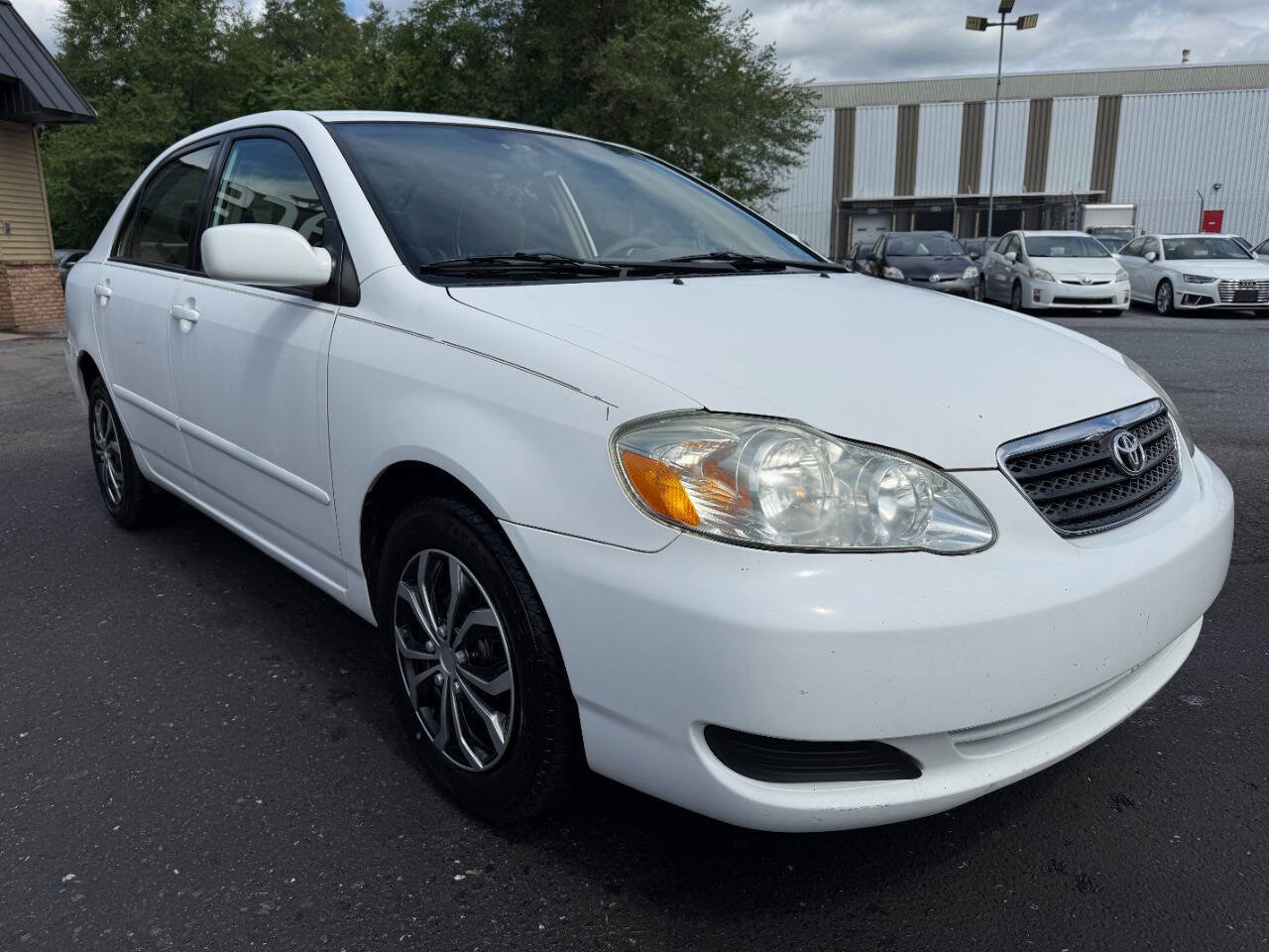 Used 2005 Toyota Corolla LE FWD image 3