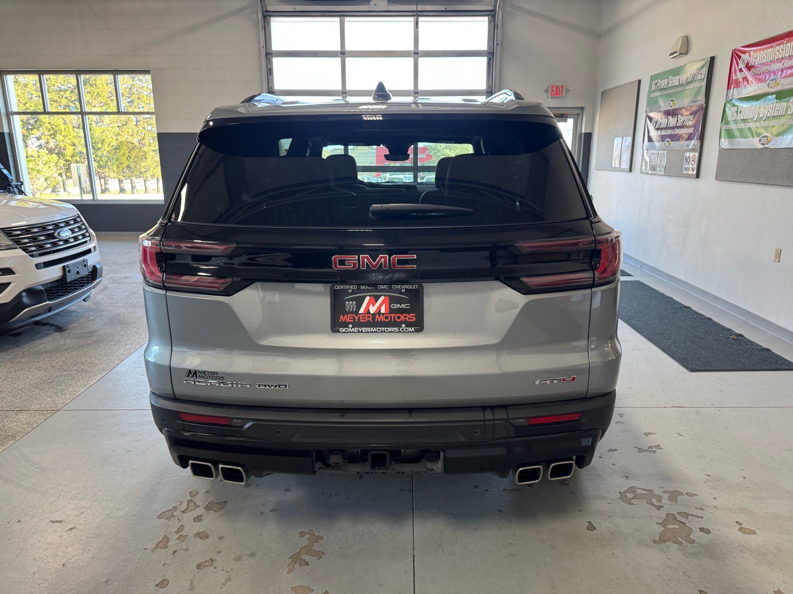 Used 2024 GMC Acadia AT4 w/ Super Cruise Package AWD/4WD image 6