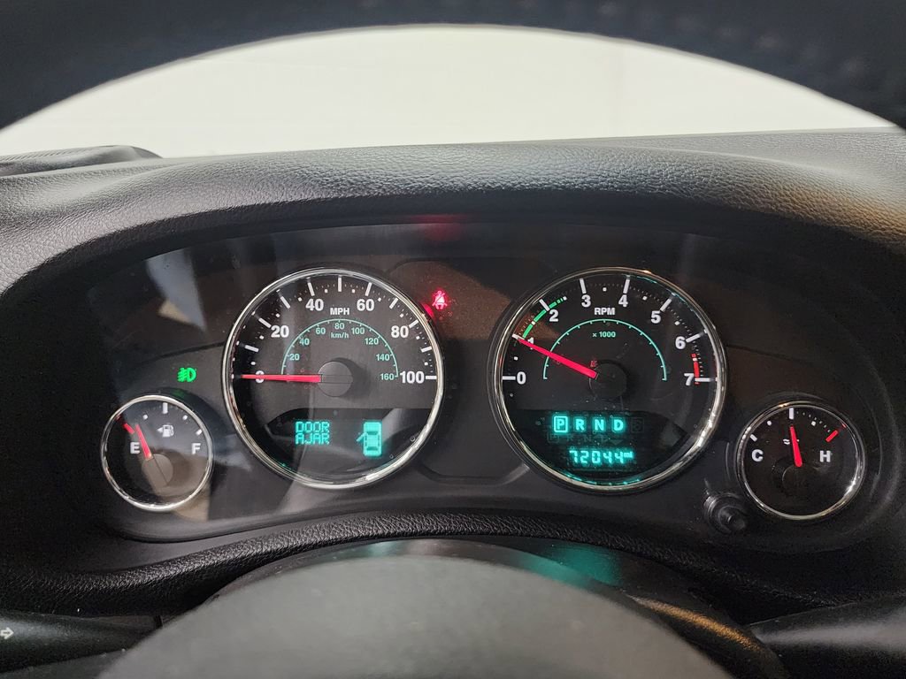 Used 2018 Jeep Wrangler Sahara w/ Connectivity Group image 14