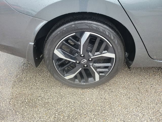 Used 2025 Nissan Versa SR w/ Trunk Package image 6