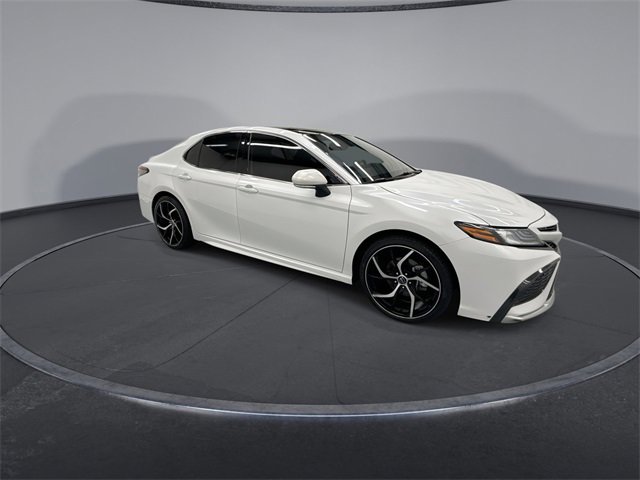 Used 2022 Toyota Camry XSE image 2