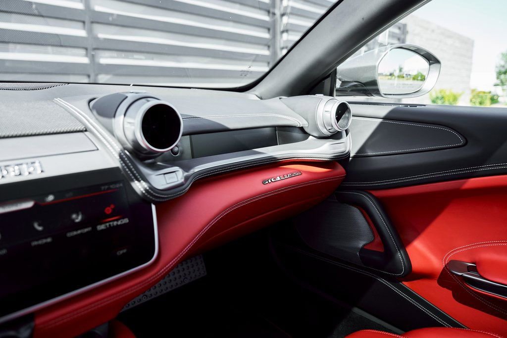 Used 2020 Ferrari GTC4Lusso image 78