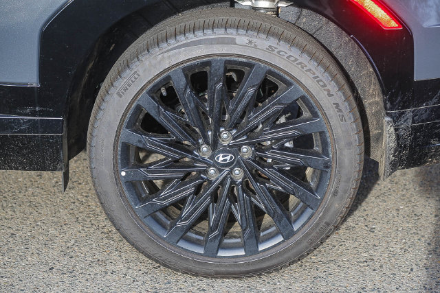 New 2025 Hyundai Santa Fe Calligraphy AWD/4WD image 12