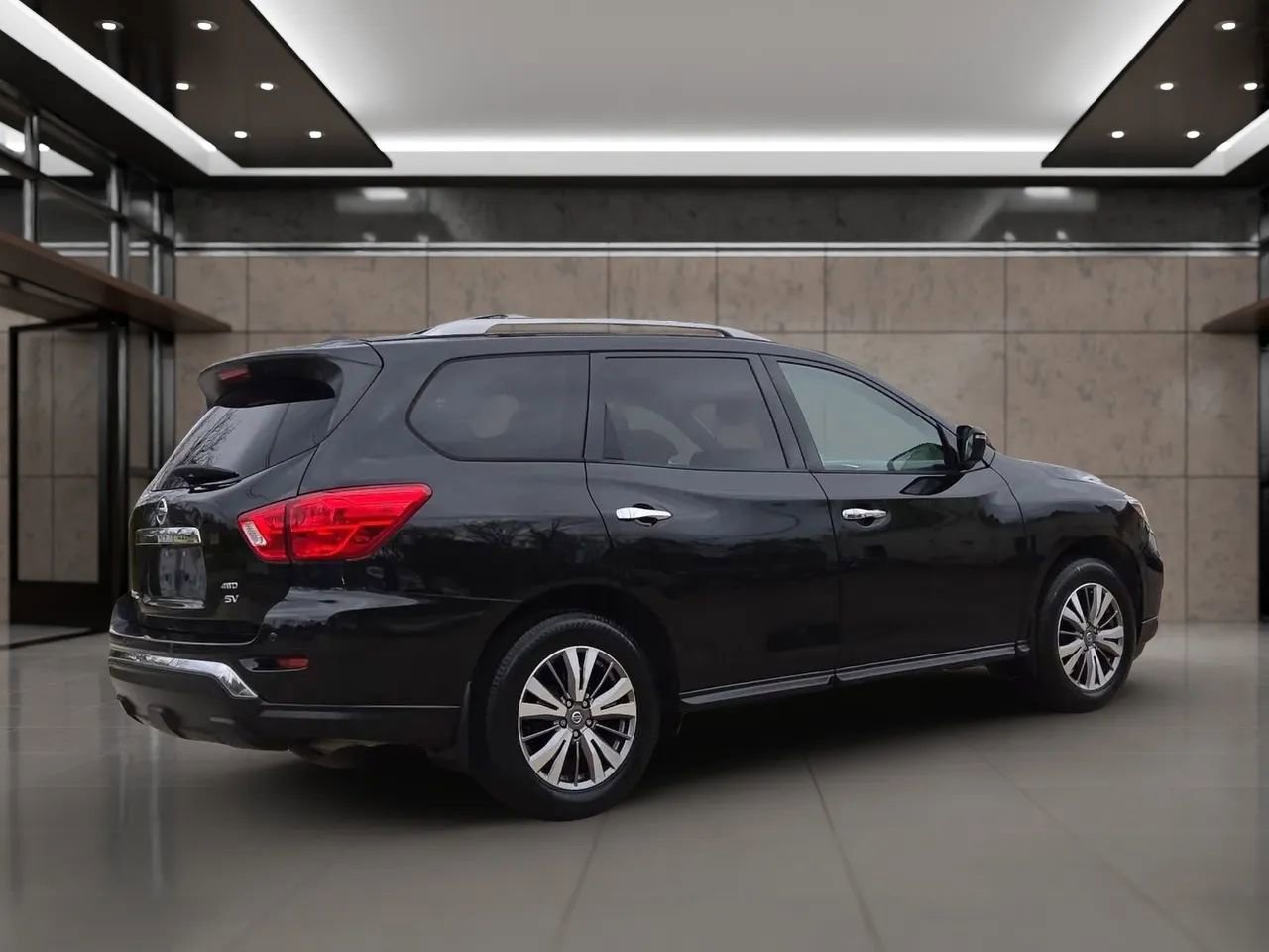 Used 2019 Nissan Pathfinder SV image 5