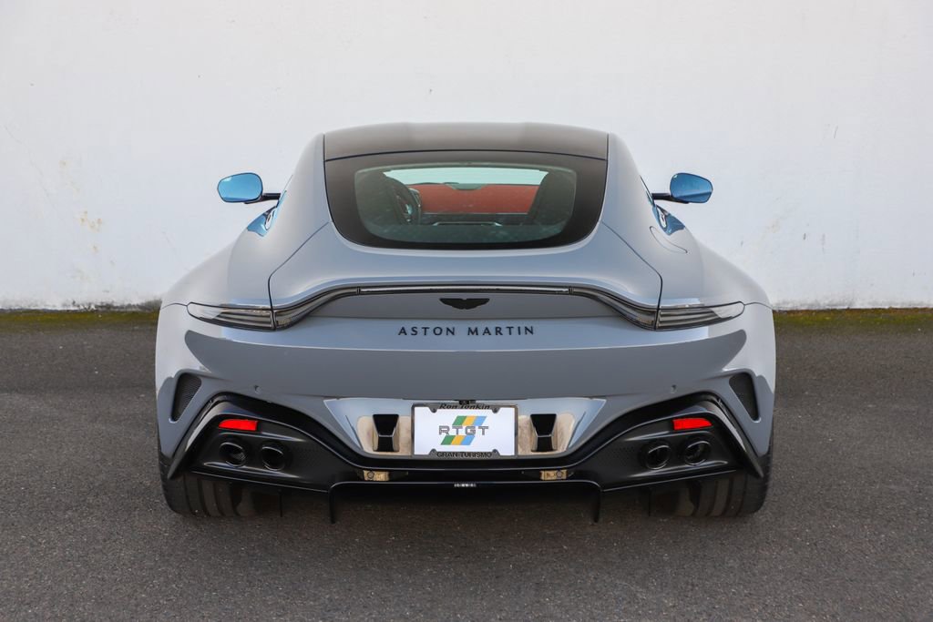 Used 2025 Aston Martin V8 Vantage Coupe image 19