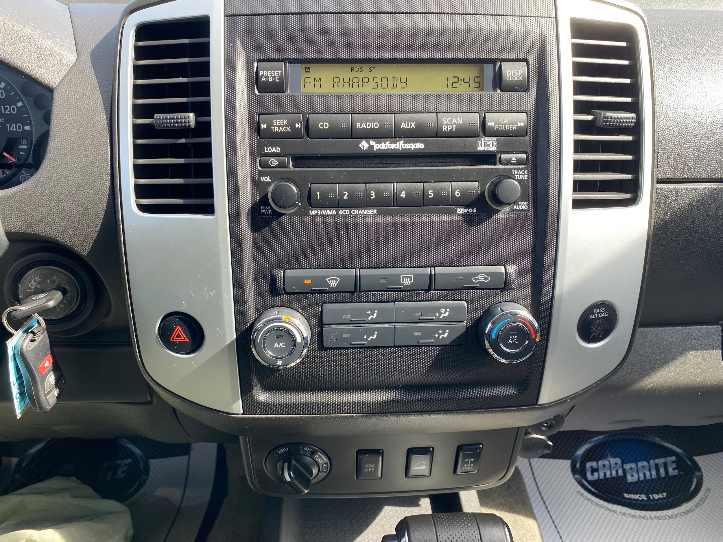 Used 2010 Nissan Xterra Off-Road image 12