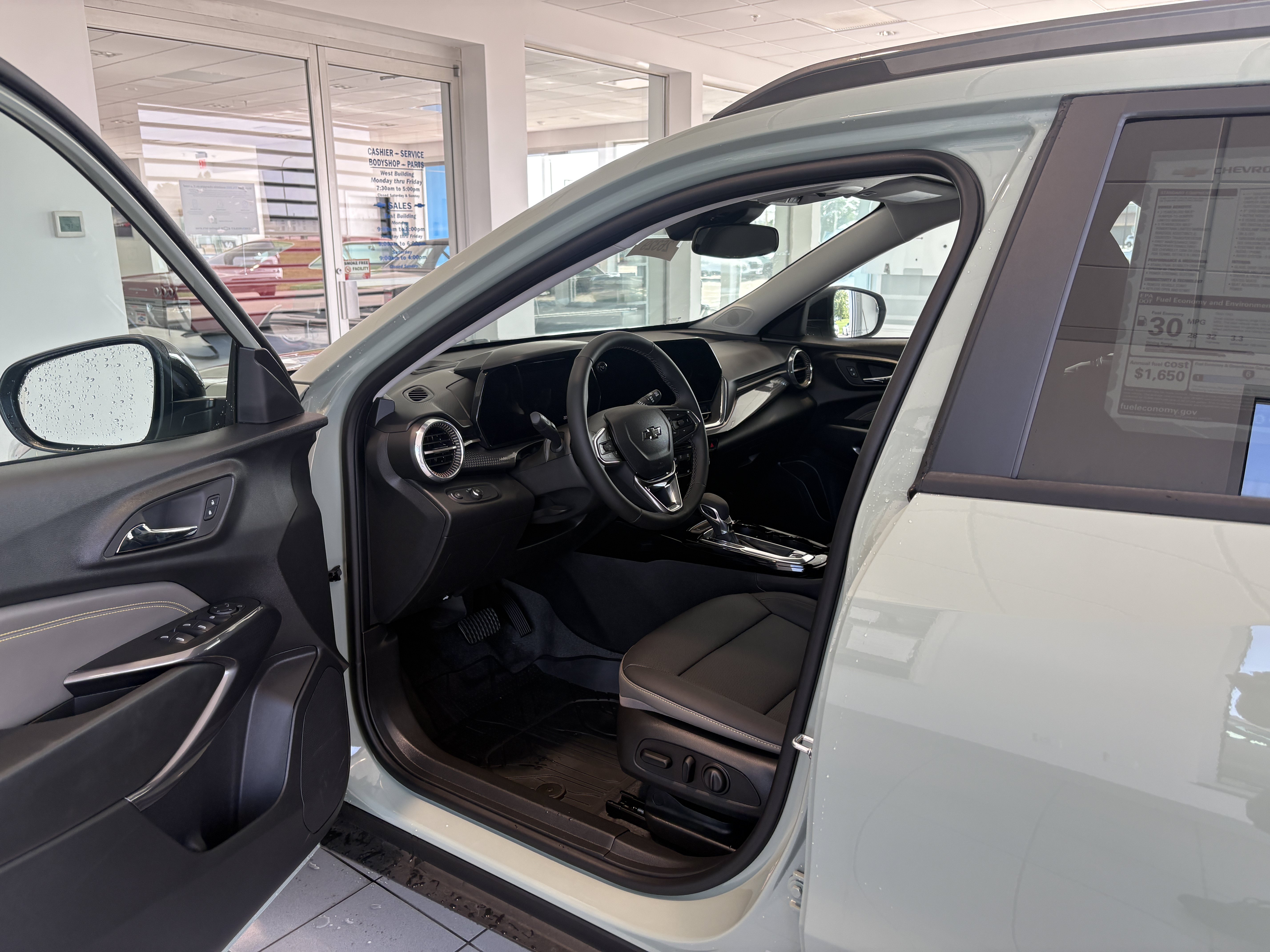 New 2026 Chevrolet Trax ACTIV FWD image 2