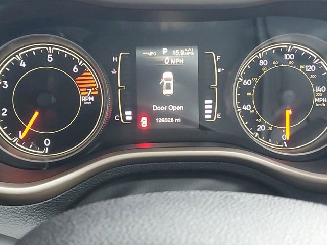 Used 2017 Jeep Cherokee Latitude w/ Cold Weather Group AWD/4WD image 20