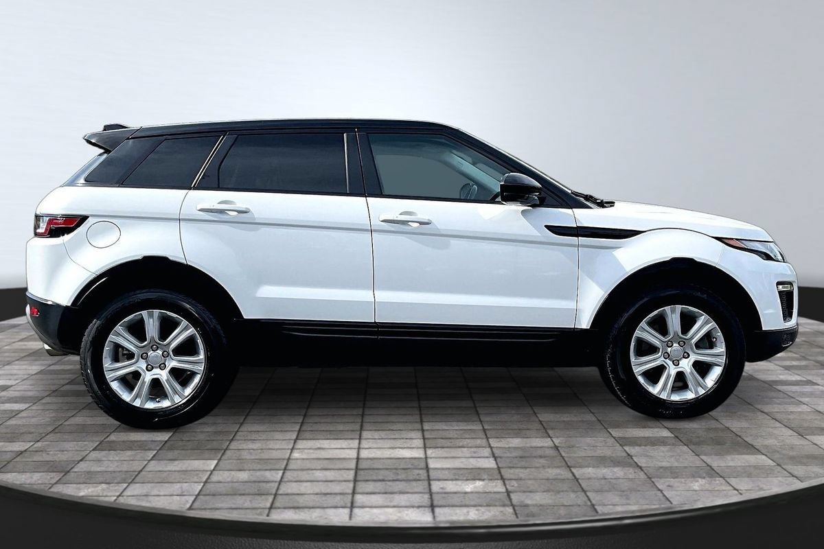 Used 2018 Land Rover Range Rover Evoque SE Premium AWD/4WD image 8
