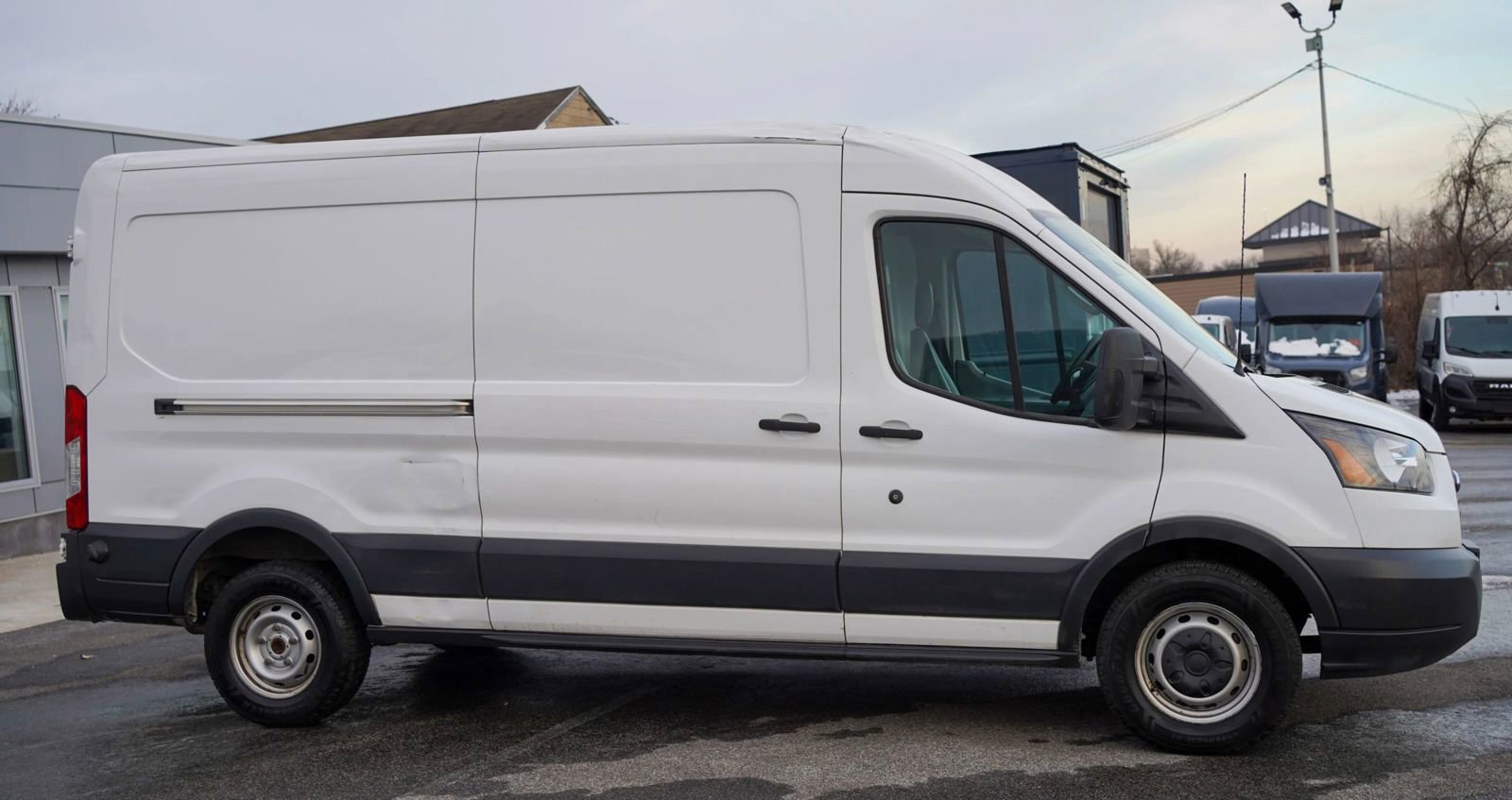 Used 2018 Ford Transit 350 148 Medium Roof image 5
