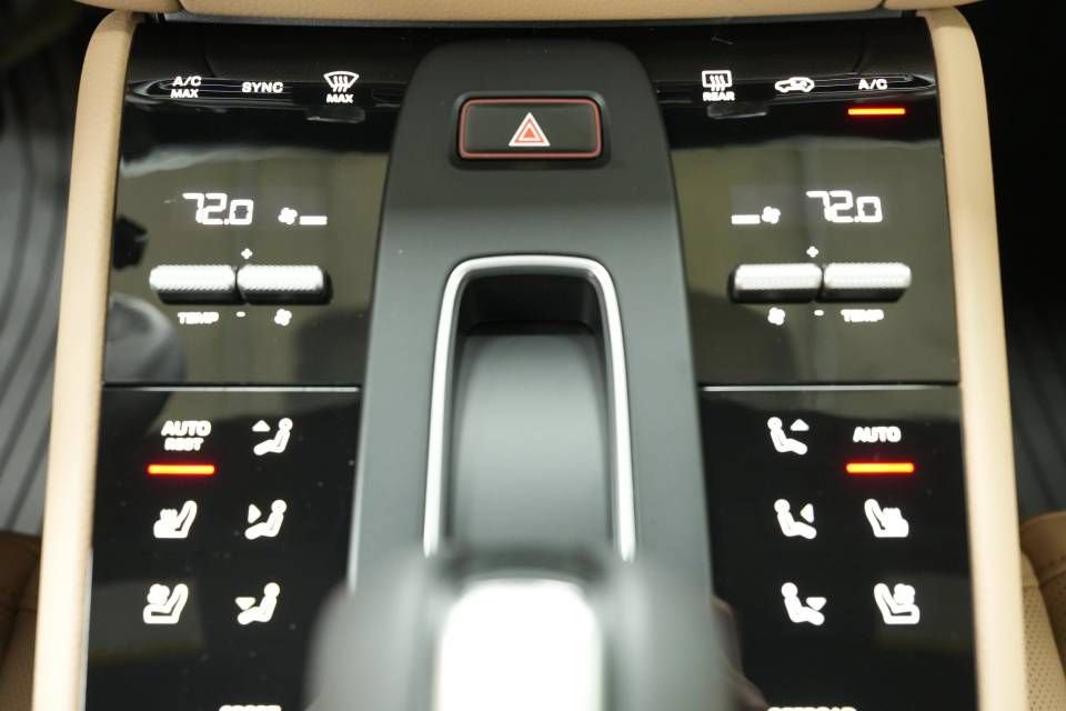 New 2026 Porsche Macan AWD/4WD image 21