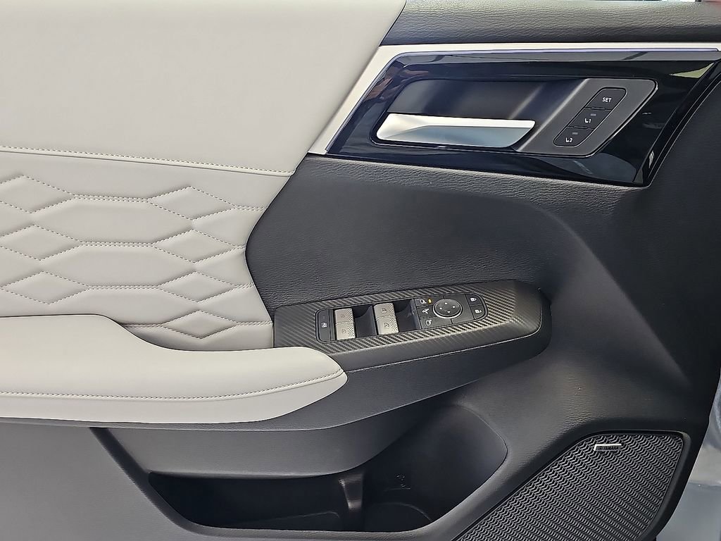 New 2026 Mitsubishi Outlander SEL image 8