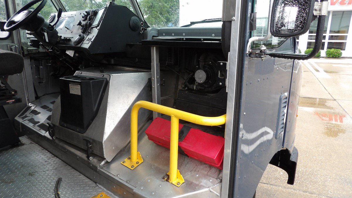 Used 2019 Ford E-450 and Econoline 450 Super Duty RWD image 26