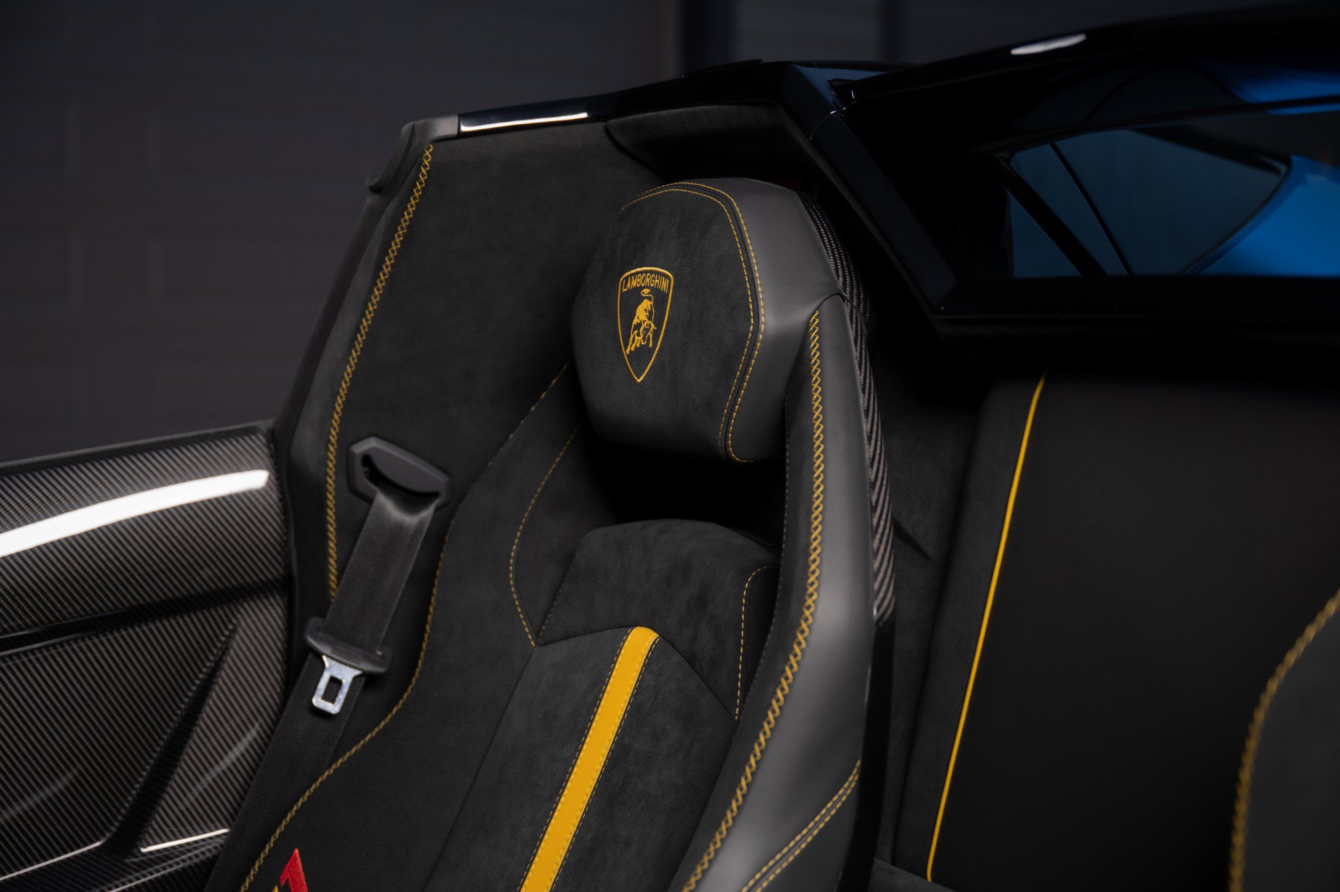 Used 2021 Lamborghini Aventador SVJ AWD/4WD image 35