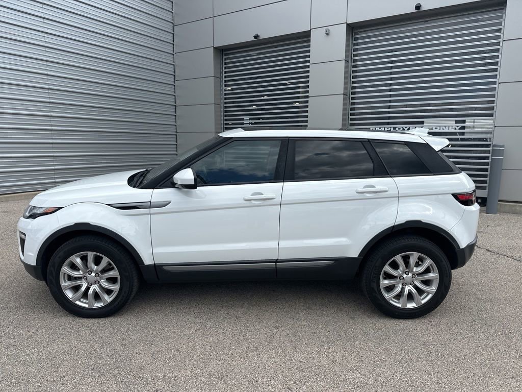 Used 2019 Land Rover Range Rover Evoque SE AWD/4WD image 2