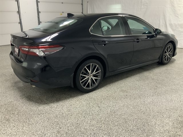 Used 2021 Toyota Camry XLE w/ Navigation Package AWD/4WD image 5