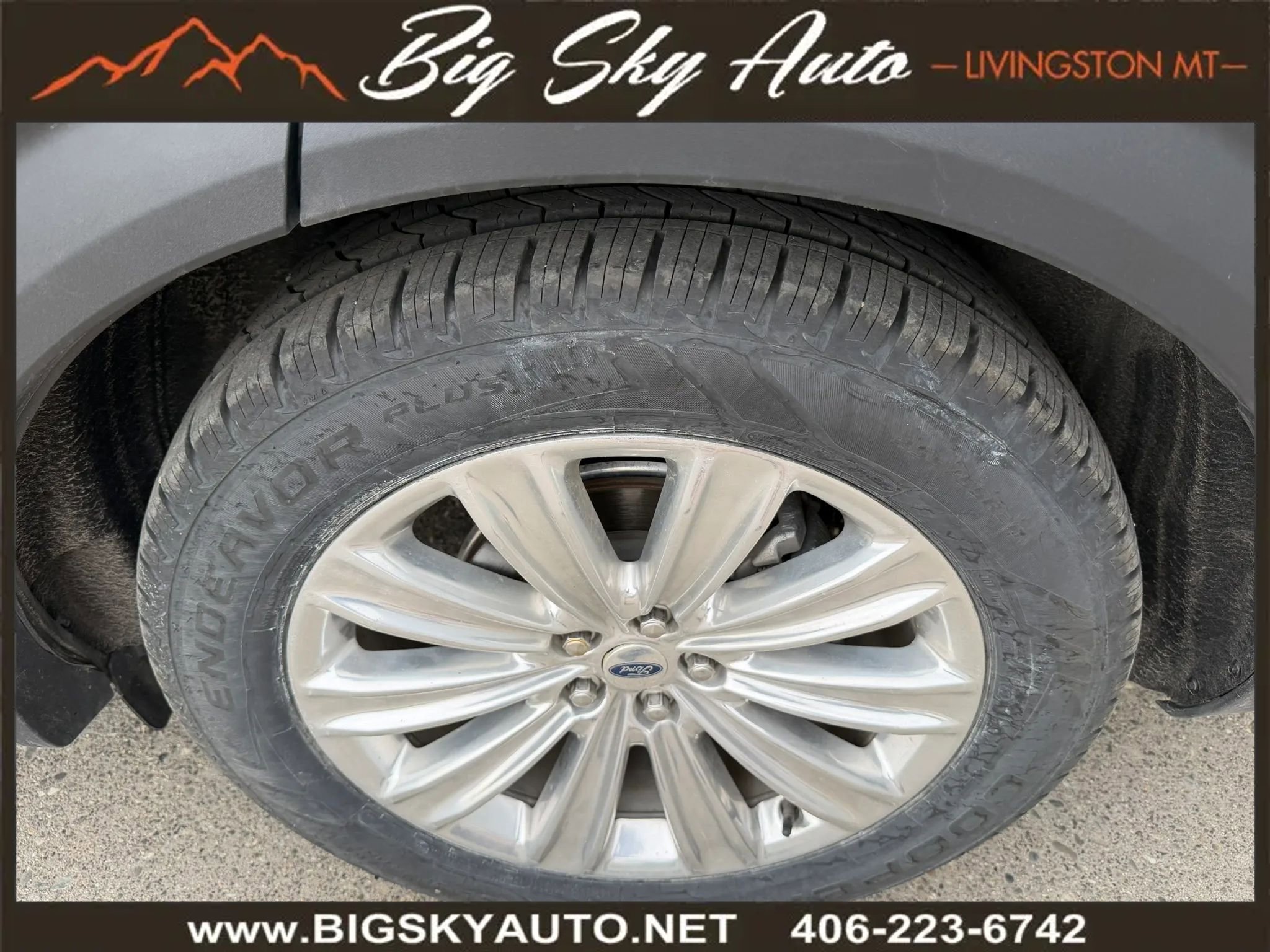 Used 2021 Ford Explorer Limited w/ Equipment Group 301A AWD/4WD image 9