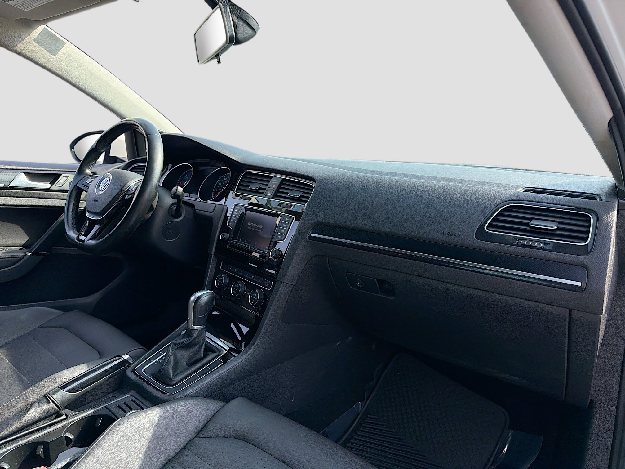 Used 2015 Volkswagen Golf TDI SEL image 5