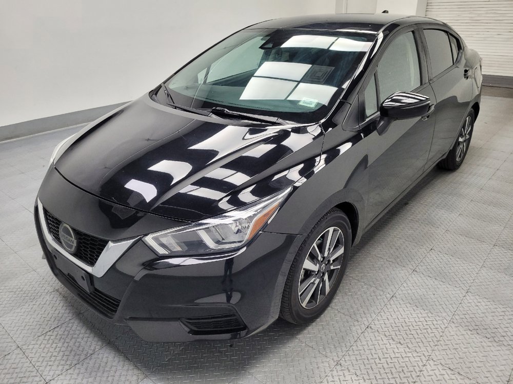 Used 2021 Nissan Versa SV FWD image 2
