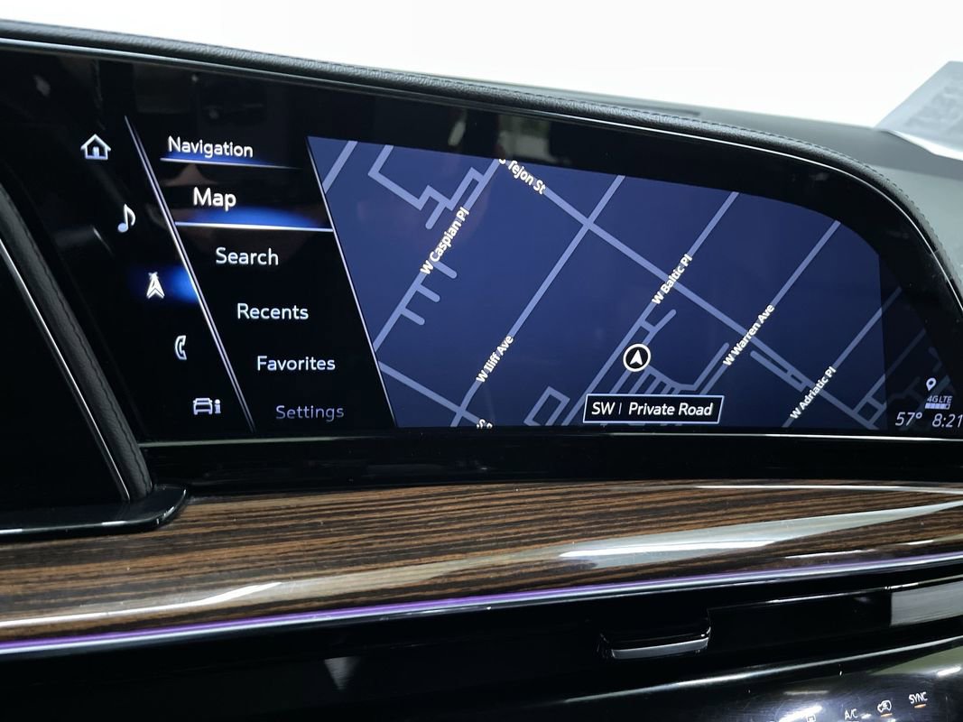 Used 2022 Cadillac Escalade Luxury w/ LPO, Illumination Package image 24