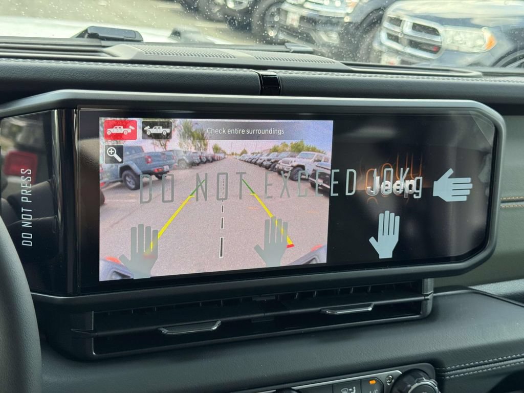 New 2026 Jeep Gladiator Mojave w/ Technology Group AWD/4WD image 19