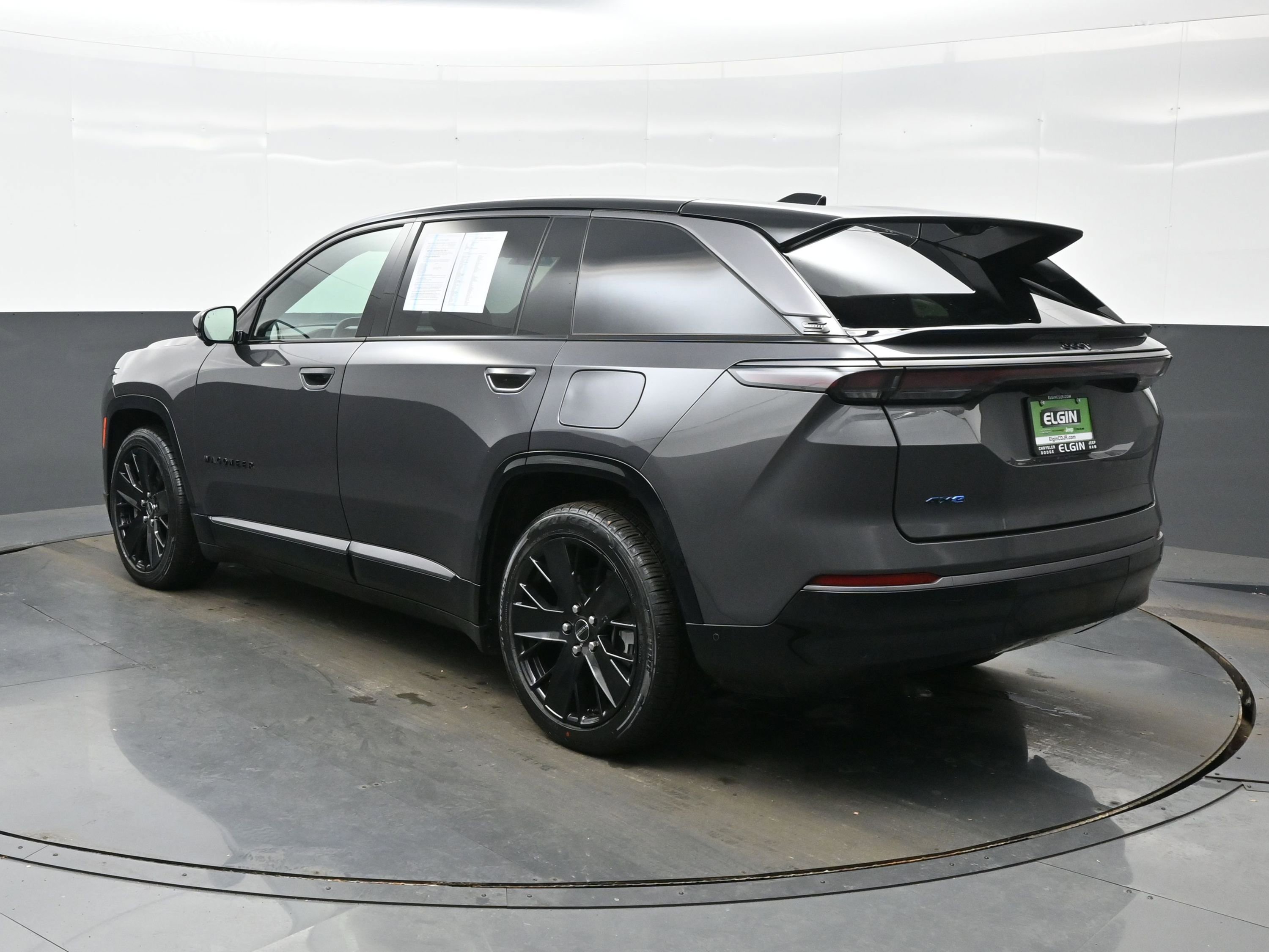 Used 2024 Jeep Wagoneer Launch Edition image 4