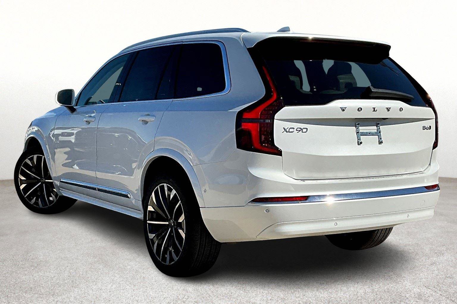 New 2026 Volvo XC90 B6 Ultra image 3