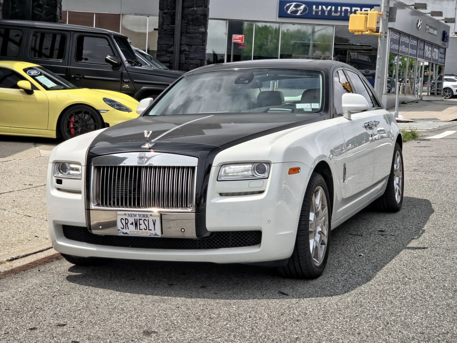 Used 2012 Rolls-Royce Ghost RWD image 2