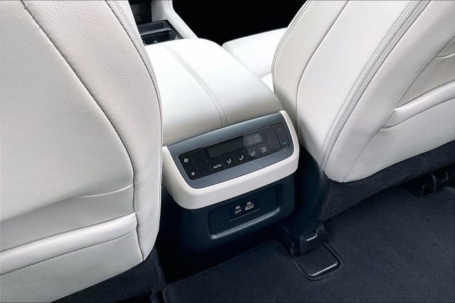 Used 2024 Nissan Pathfinder SL image 10