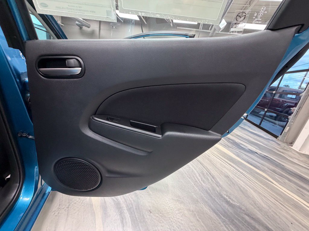 Used 2011 MAZDA MAZDA2 FWD image 38