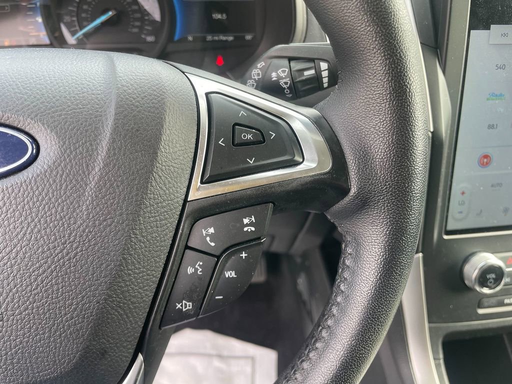 Used 2024 Ford Edge SEL AWD/4WD image 17